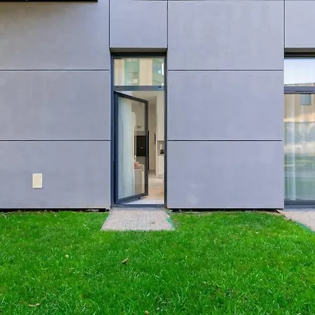 Nowoczesne Typu Z Parkingiem By Renters *